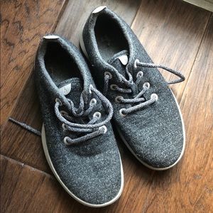 All birds women’s grey tennis shoes size 9